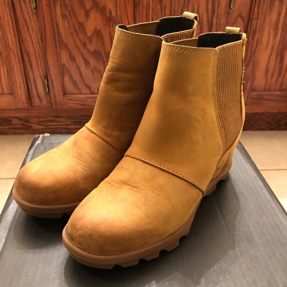 Sorel Joan of the Arctic wedge II Chelsea boot